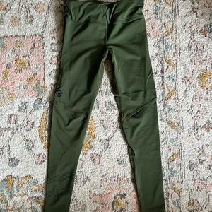 Virus compression tights NWOT